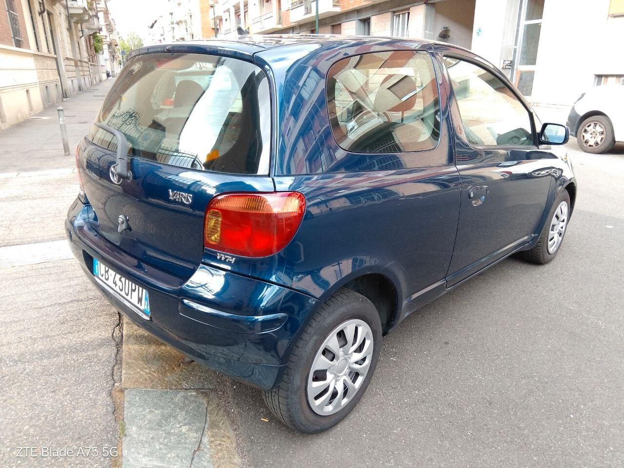 Toyota Yaris 1.0i 16V 3 porte