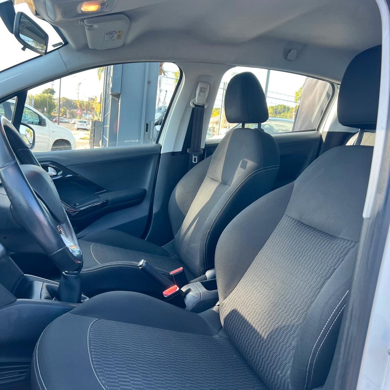 Peugeot 208 PureTech 82 5 porte Allure