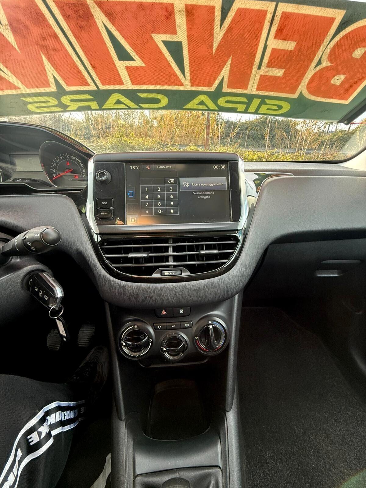 Peugeot 208 PureTech 82 3 porte Allure