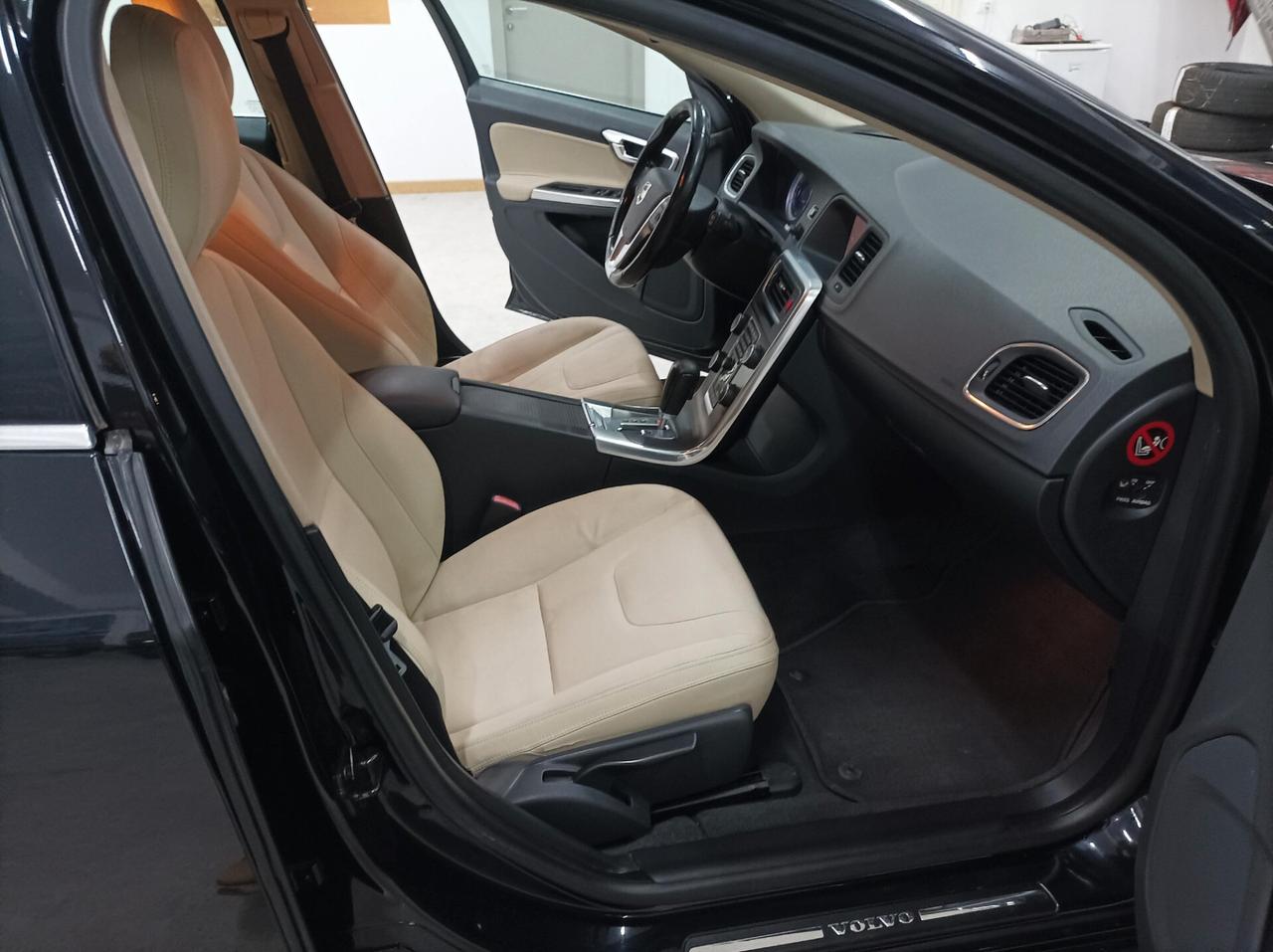 Volvo V60 D5 2.4 205 CV Geartronic Kinetic - 01/2011