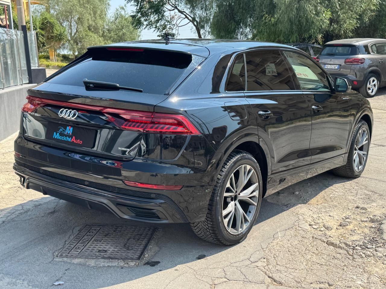 AUDI Q8 45 TDI 231 CV S-LINE MATRIX TETTO FULL IVA