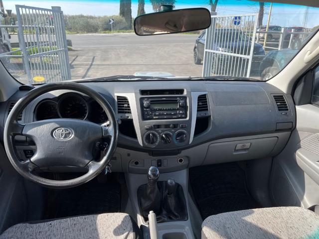 TOYOTA Hilux 3.0 D-4D aut.4WD 4p. Double Cab SR