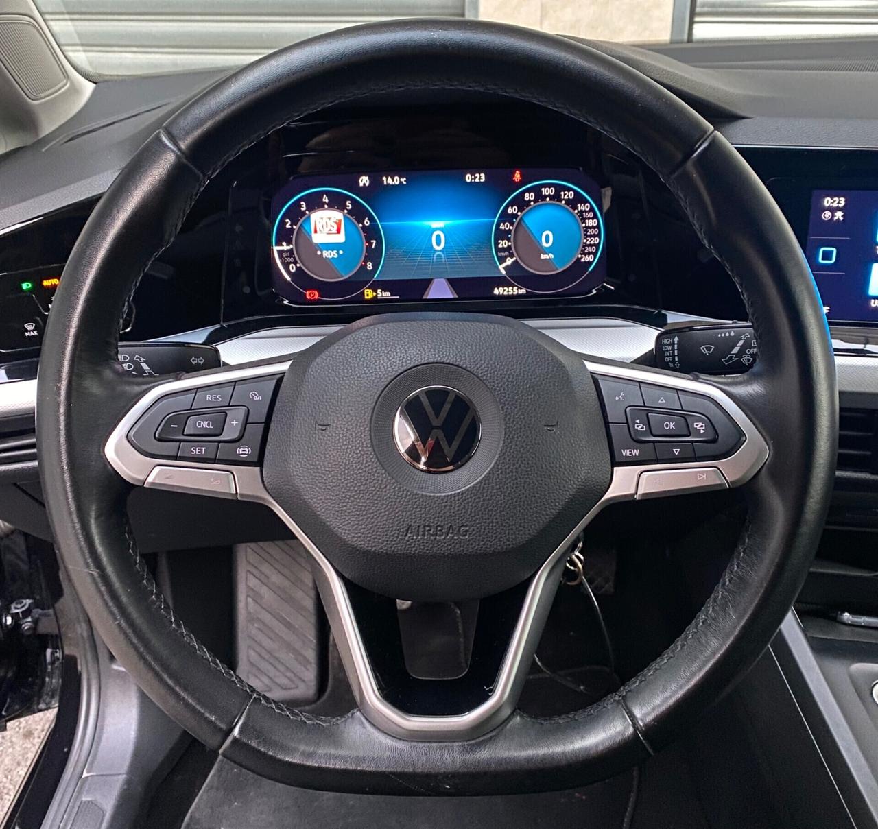 Volkswagen Golf 8 1.0 TSI 90cv - OK NEOPATENTATI