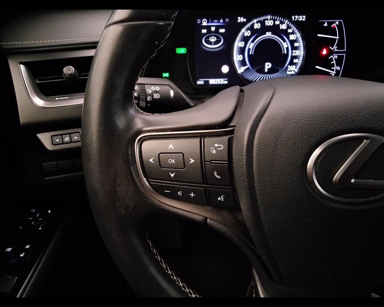 LEXUS UX 2019 - UX 250h 2.0 Executive 2wd cvt