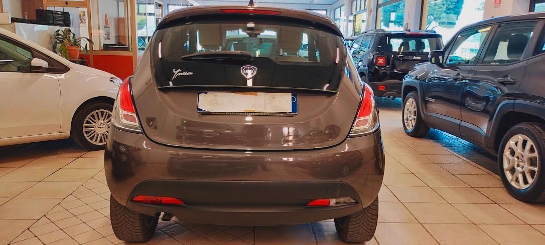 Lancia Ypsilon 0.9 TwinAir 85 CV 5 porte Metano Ecochic Gold