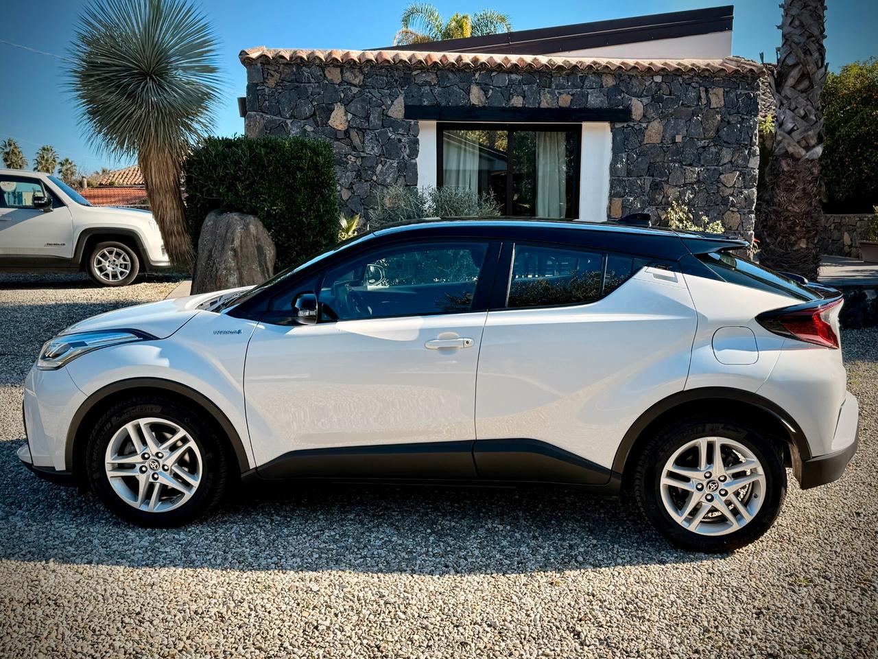 Toyota C-HR 1.8 Hybrid E-CVT Business PARI AL NUOVO
