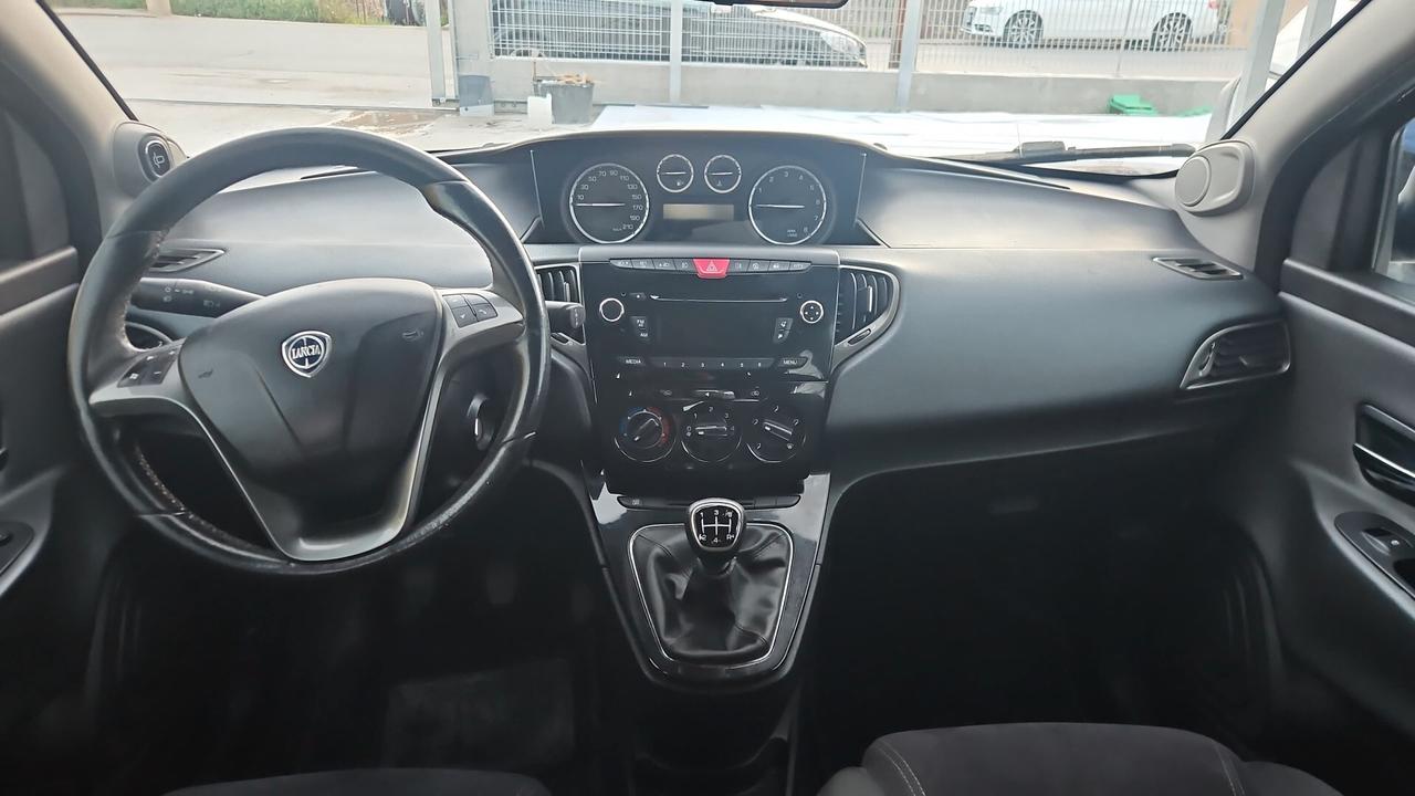 Lancia Ypsilon 1.2 69 CV 5 porte S&S Platinum