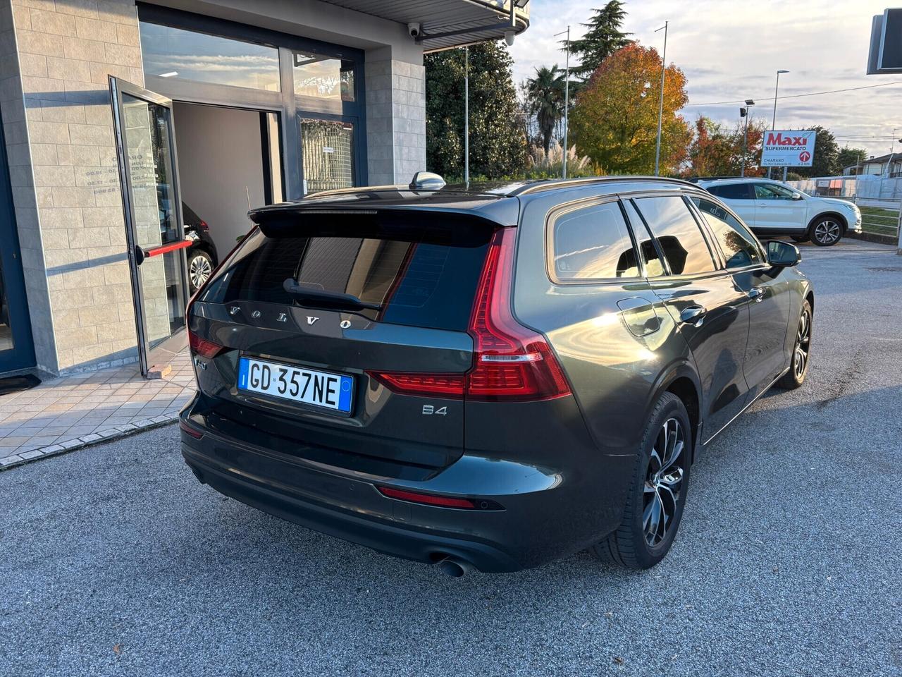 Volvo V60 B4 2.0 Ibrida Cambio Automatico