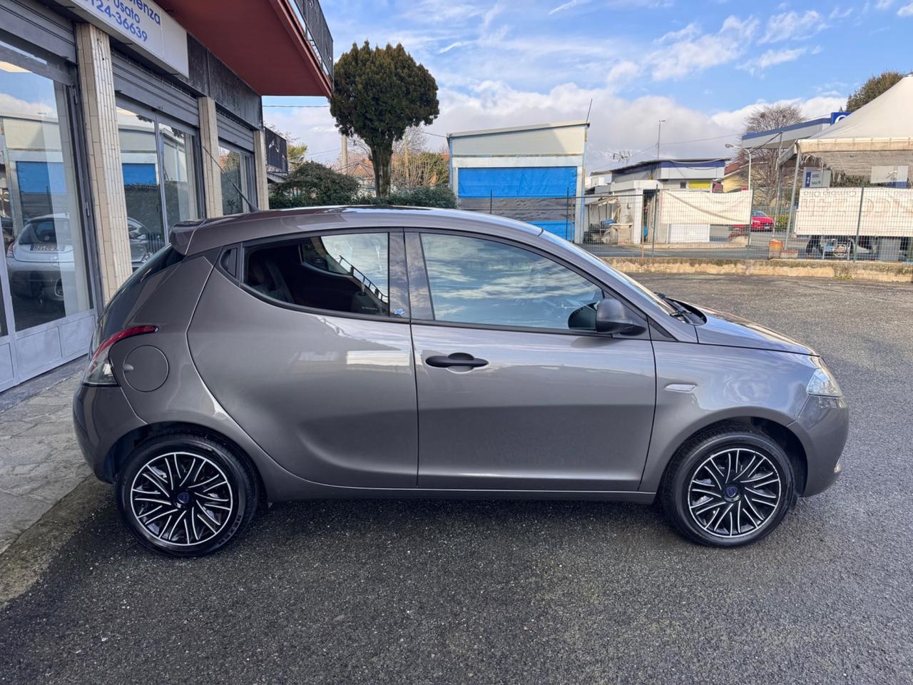 Lancia Ypsilon 1.2 69 CV 5 porte Elefantino Blu