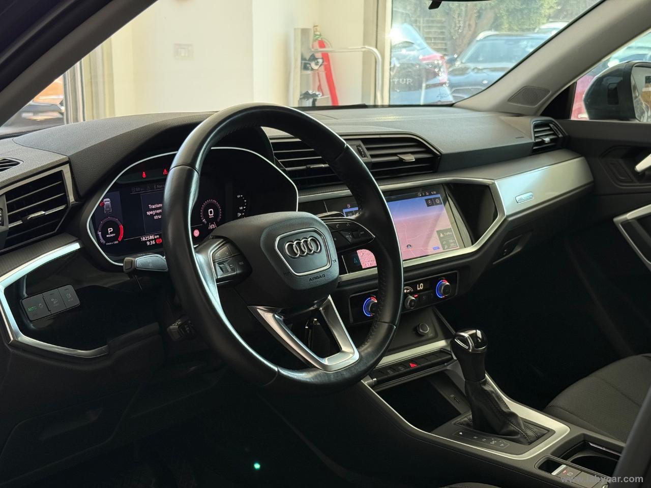 AUDI Q3 35 TDI S tronic Business