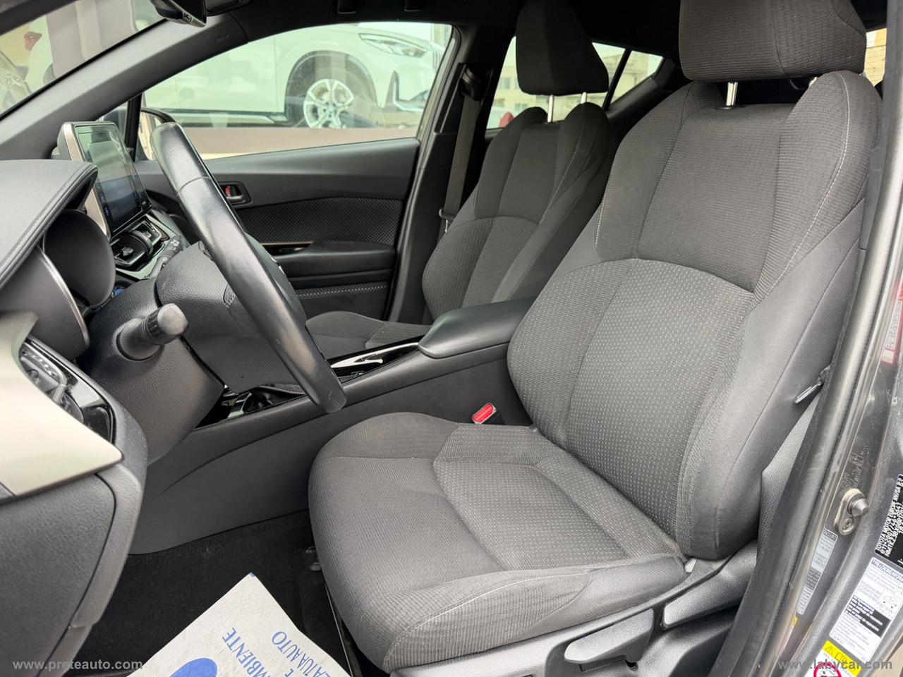 TOYOTA C-HR 1.8 Hybrid E-CVT Style