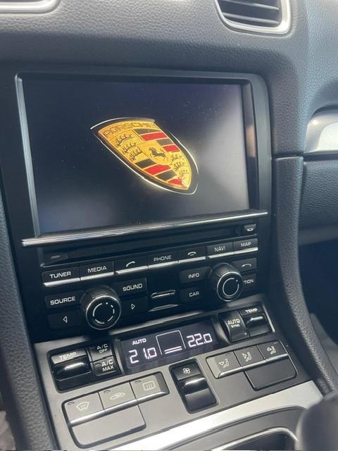 Porsche Cayman 2.7