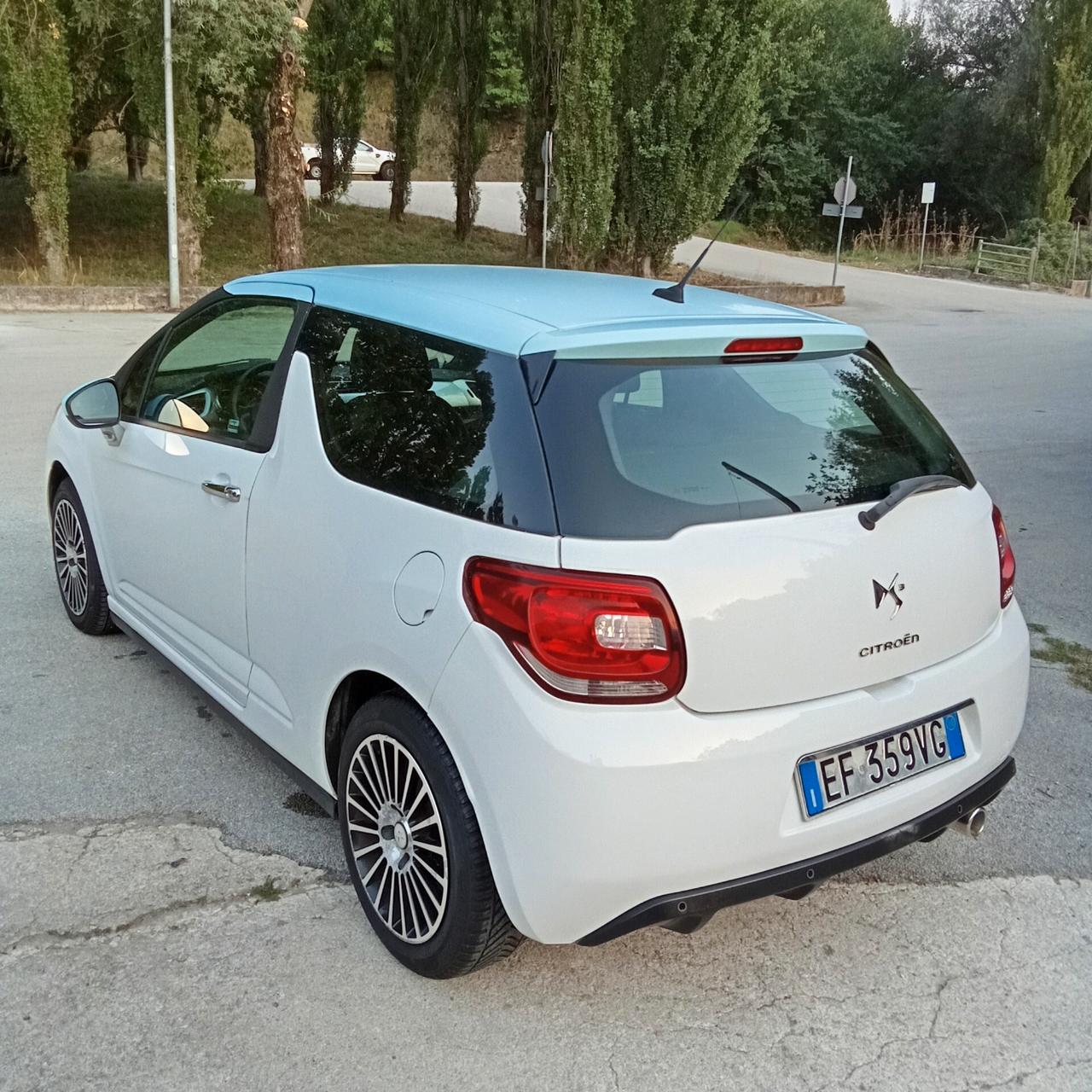 DS3 3 1.4 HDi 70 Just Black 011