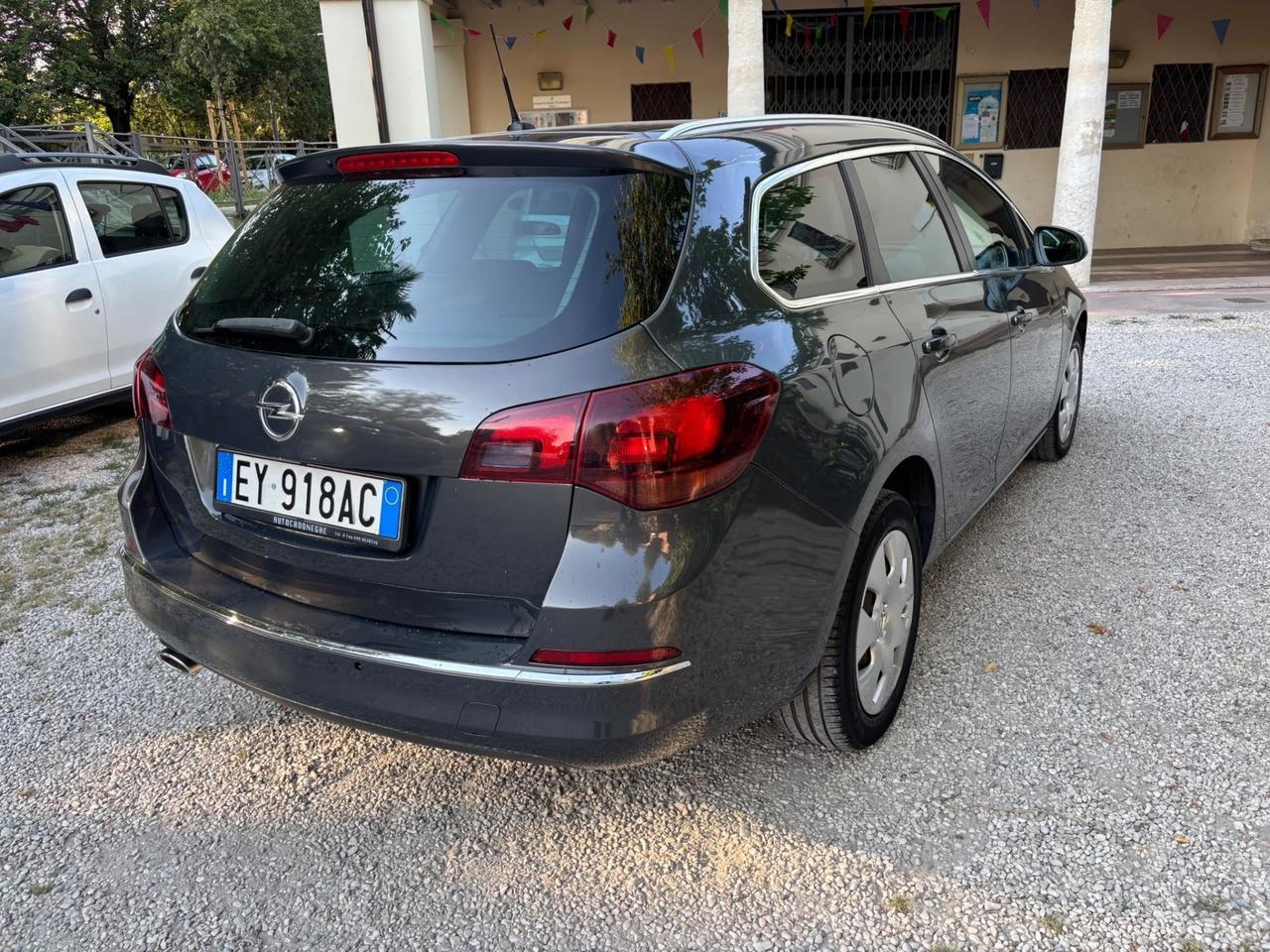Opel Astra 1.4 benzina GPL Sports anno 2015
