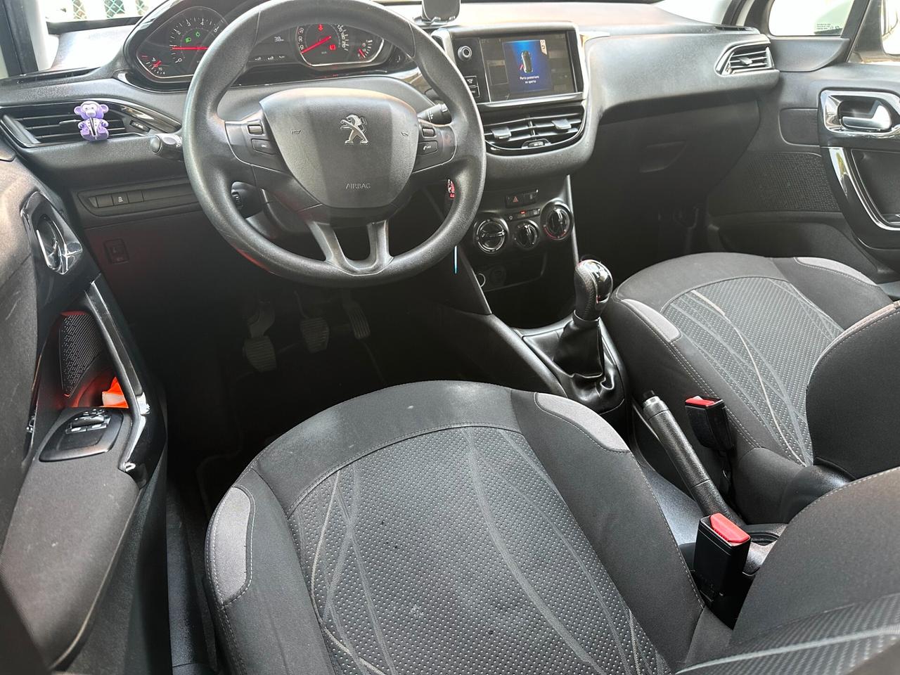 Peugeot 208 1.2 VTi 82 CV (12 RATE)