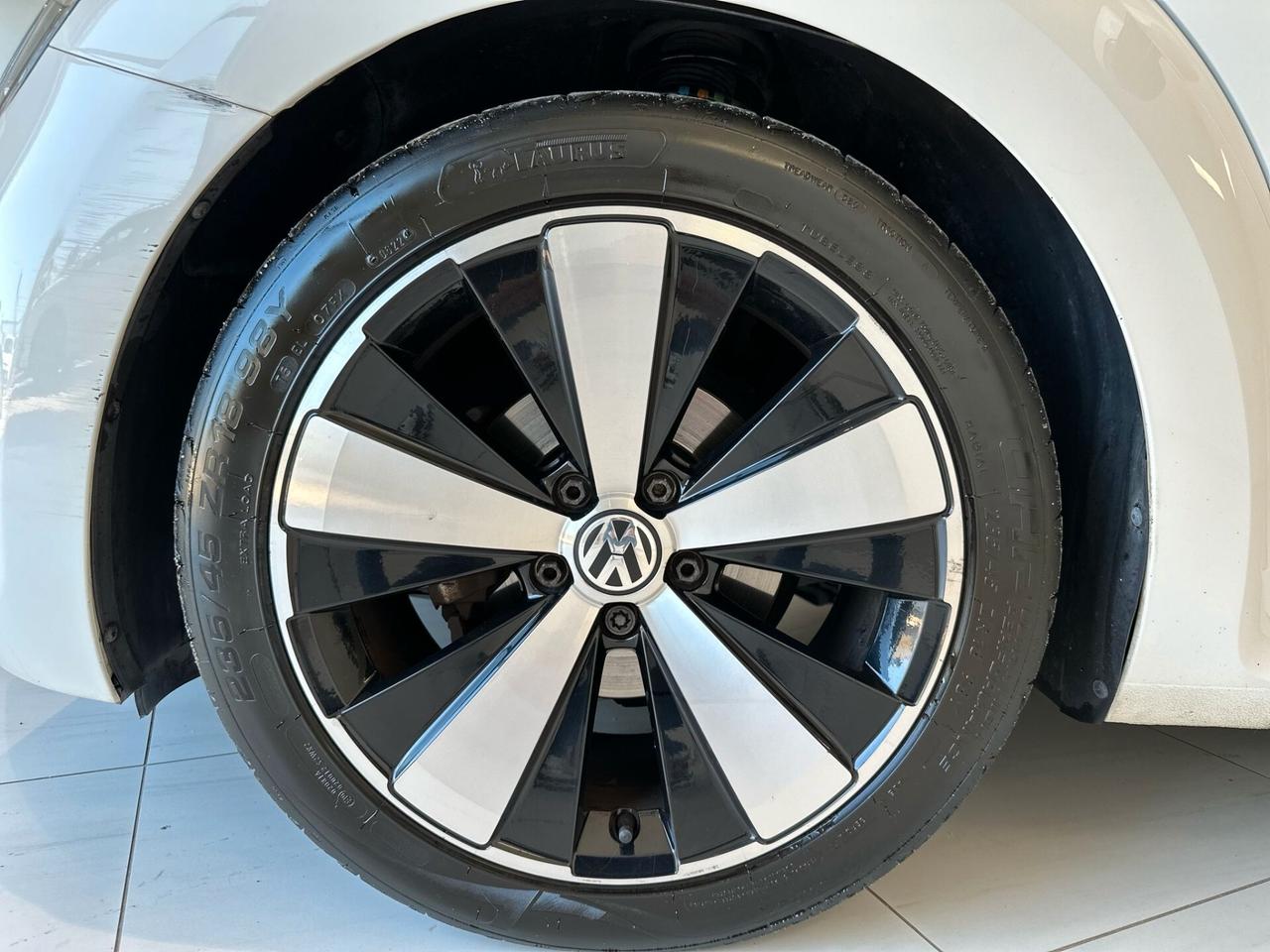 Volkswagen Maggiolino 1.6 TDI 105 CV Design 2012