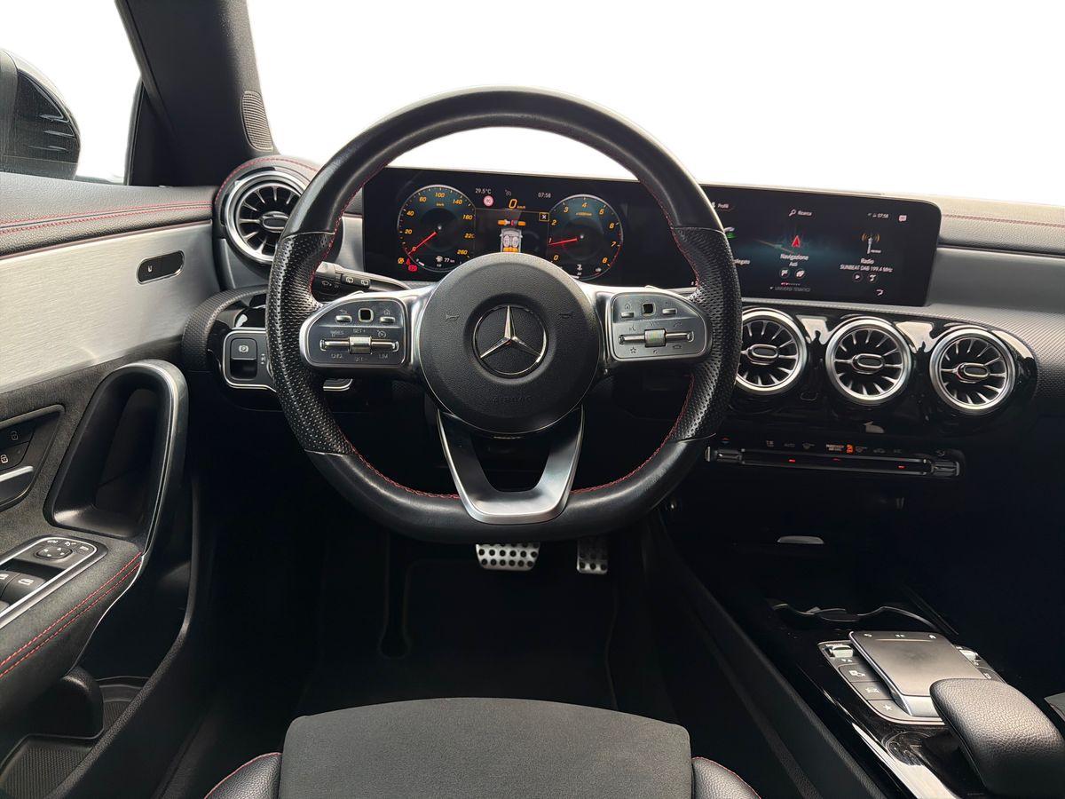 Mercedes-Benz CLA Shooting Brake 200 Premium auto