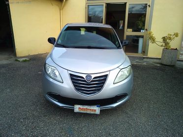 Lancia Ypsilon 1.3 MJT 75 CV Unyca