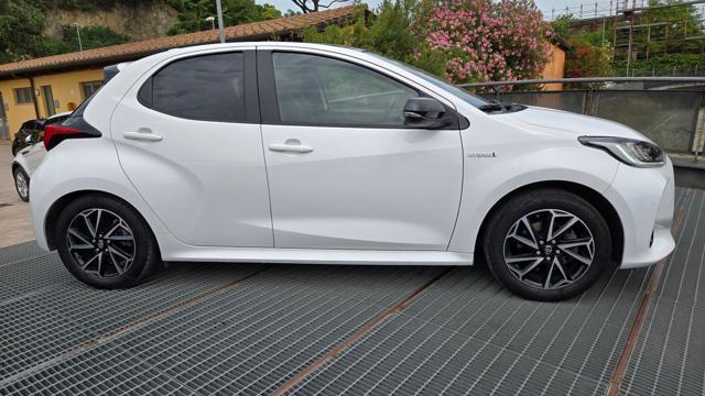 TOYOTA Yaris 1.5 HYBRID LOUNGE TETTO PANO GARANZIA TOYOTA UNIP