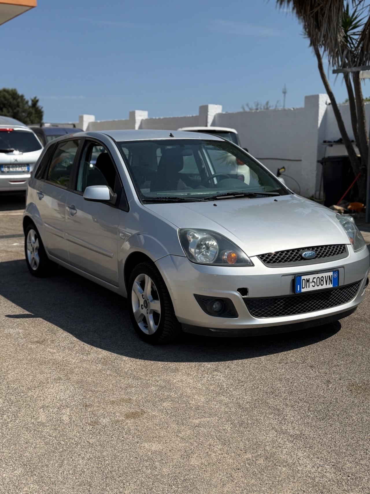 Ford Fiesta 1.2 solo 90.000km