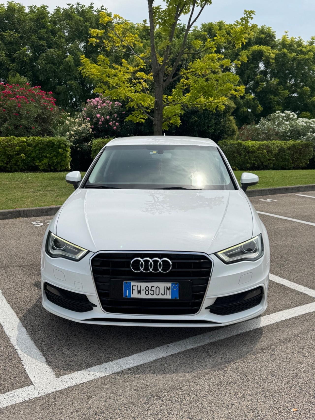 Audi A3 SPB 1.6 TDI clean diesel S tronic Business