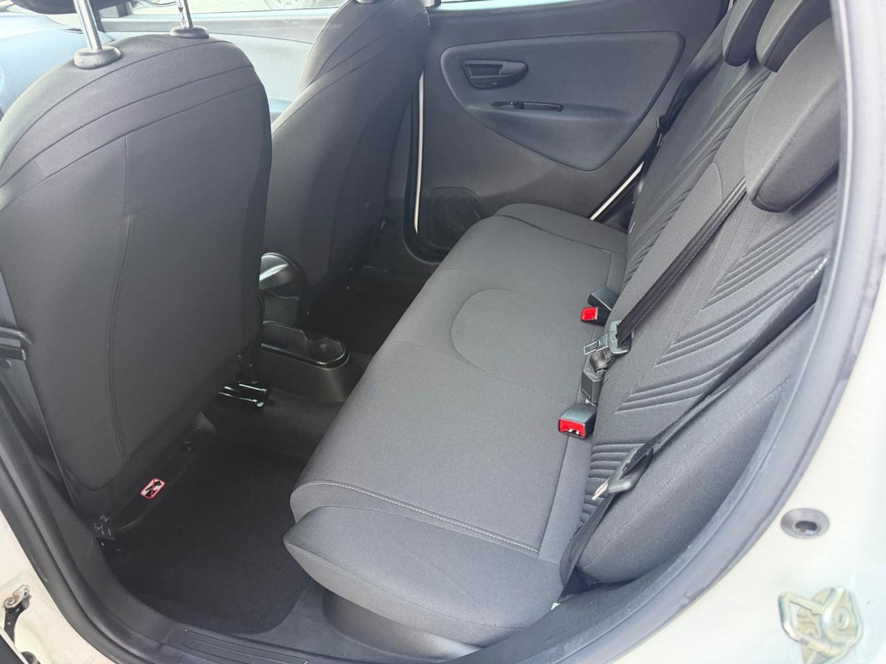 Lancia Ypsilon 1.0 Hybrid Gold