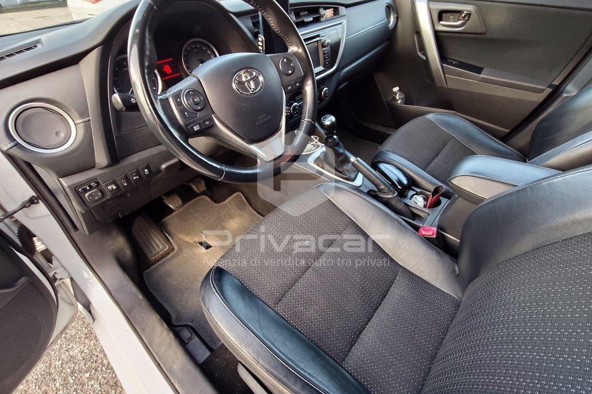 TOYOTA Auris 1.6 Active