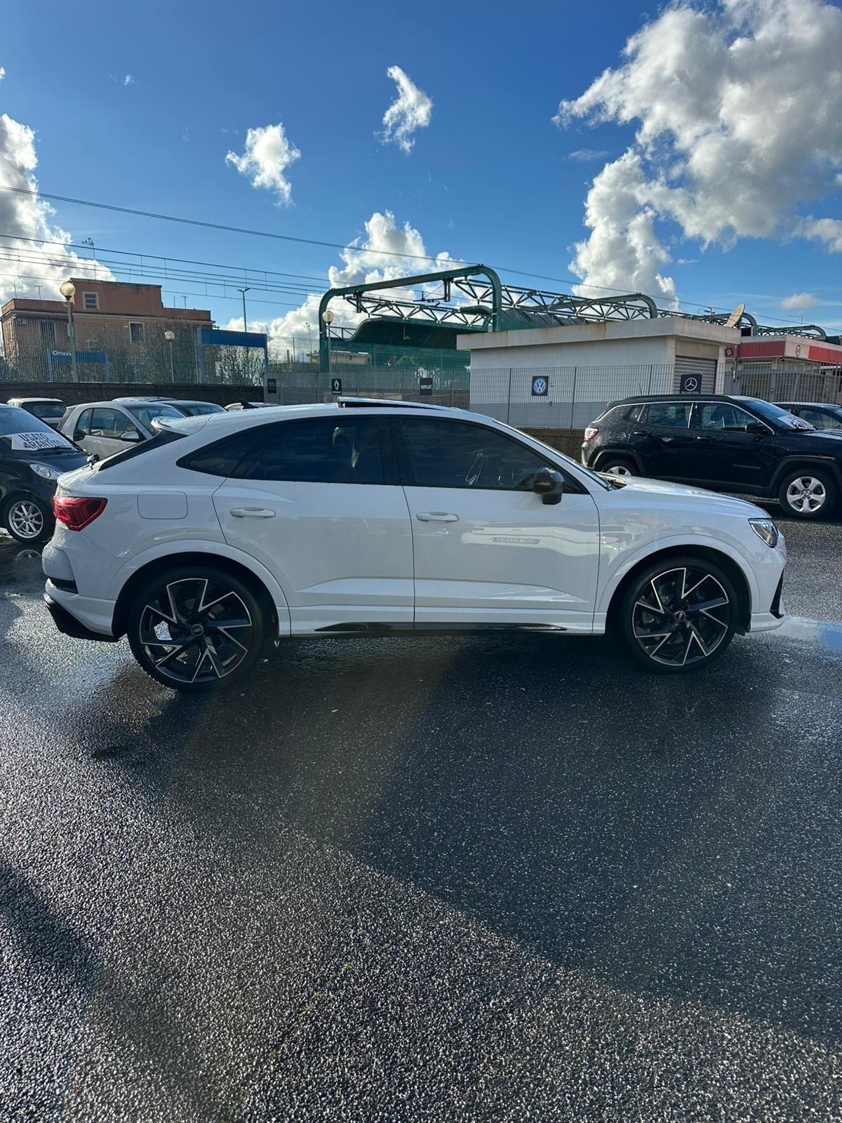 Audi RSQ3 SPB quattro
