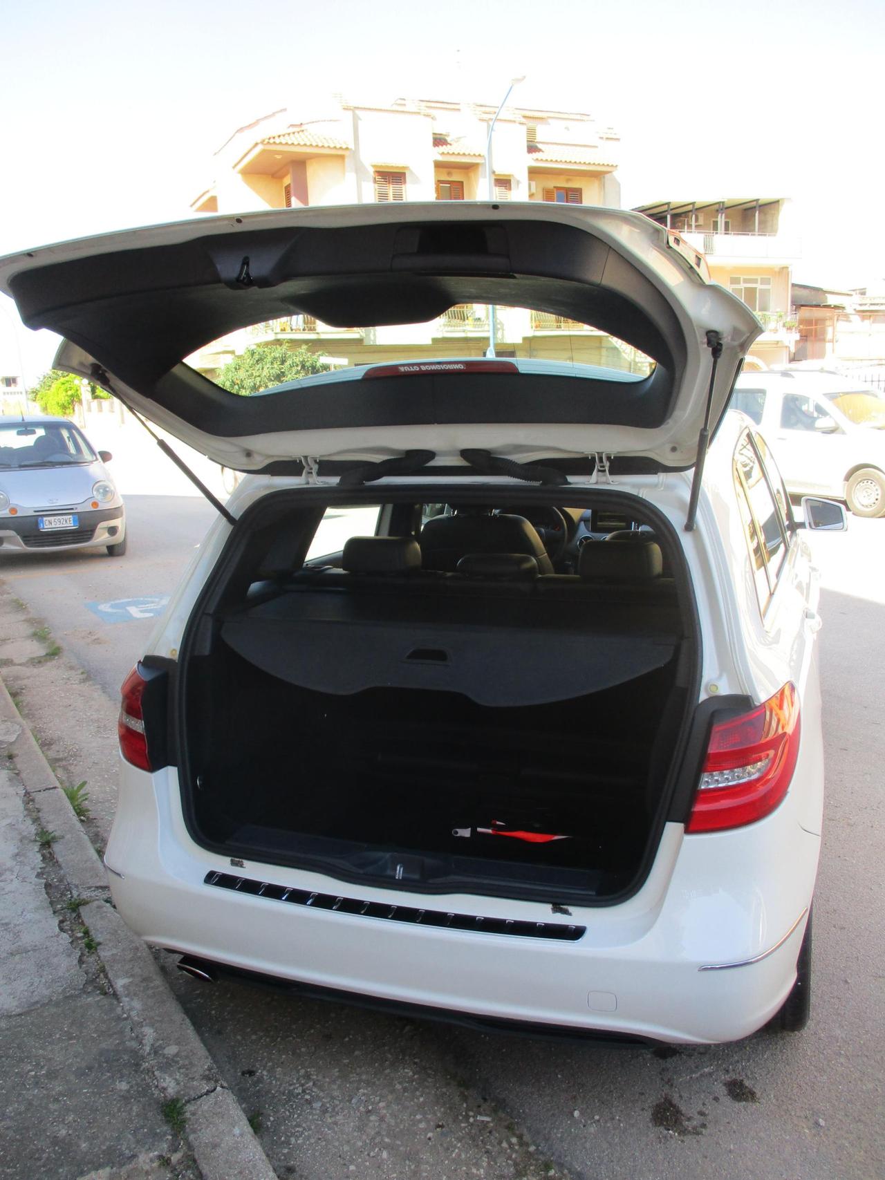 MERCEDES-BENZ B 180 CDI Premium