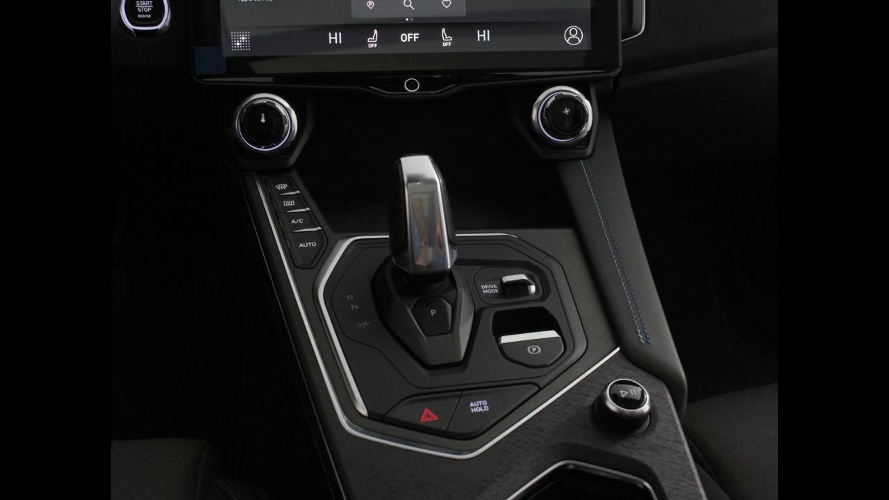 Lynk & Co 01 - 01 1.5 td phev auto