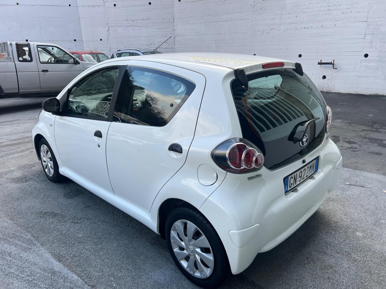Toyota Aygo 1.0 12V VVT-i 5 porte Lounge Connect
