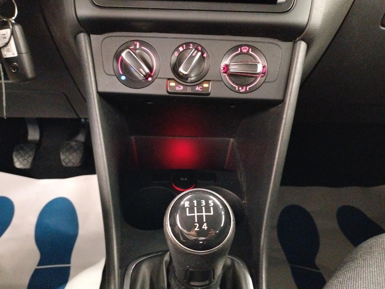 Volkswagen Polo 1.6 TDI 90CV DPF 3 porte Highline - NEOPATENTATI