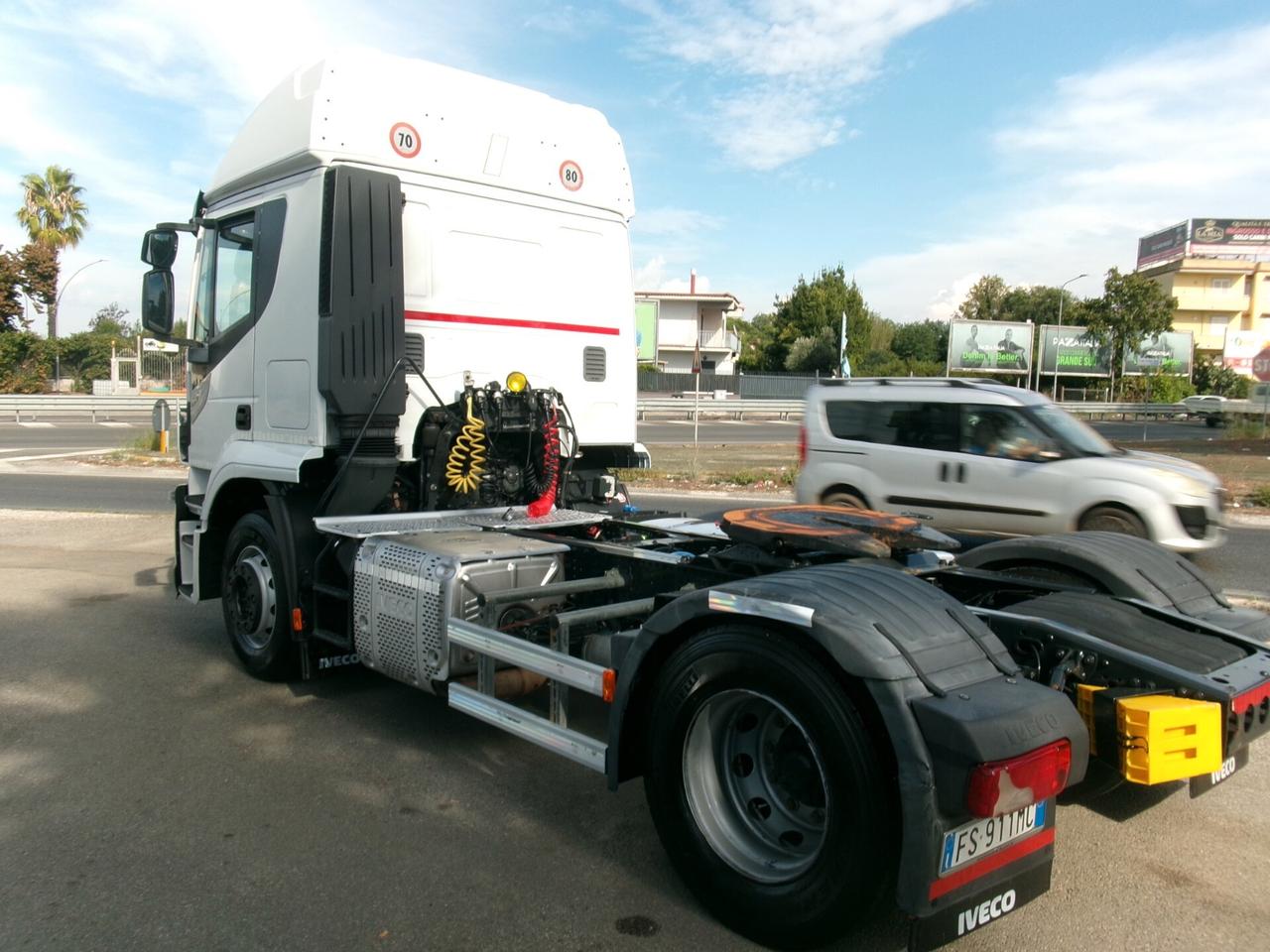 Iveco STRALIS AT 460 E6 MANAULE ZF TRATTORE PER SEMIRIMORCHIO 650000 KM