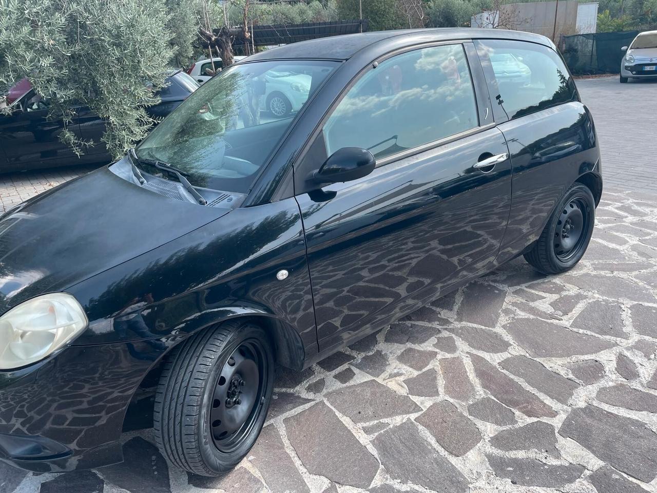 Lancia Ypsilon 1.2 Argento