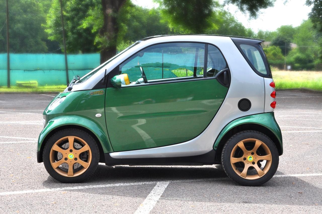 Smart Smart 700 city-coupé con Finiture Lotus Cup