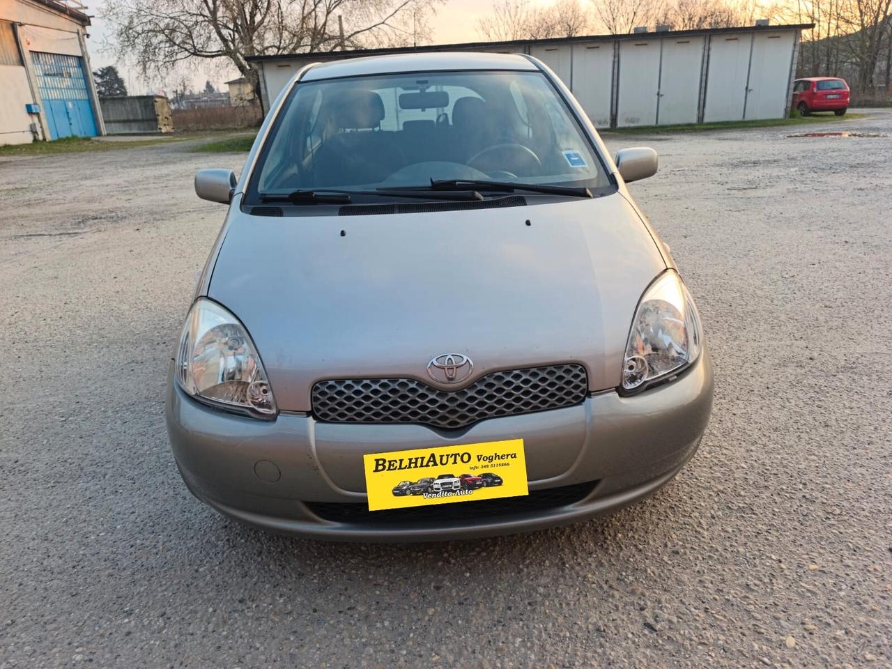Toyota Yaris 2004---1.0 Benzina Neopatentati