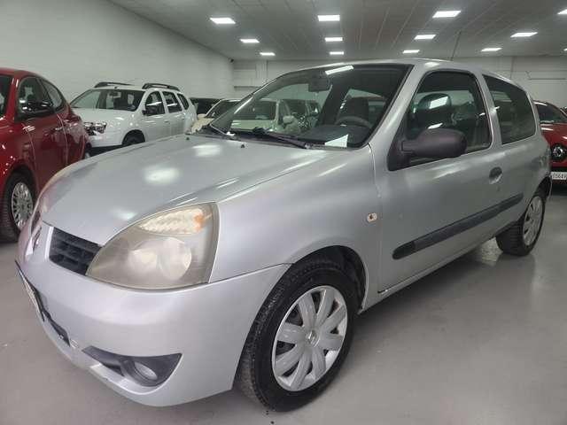 Renault Clio Clio II 2004 3p 1.2 Confort Authentique