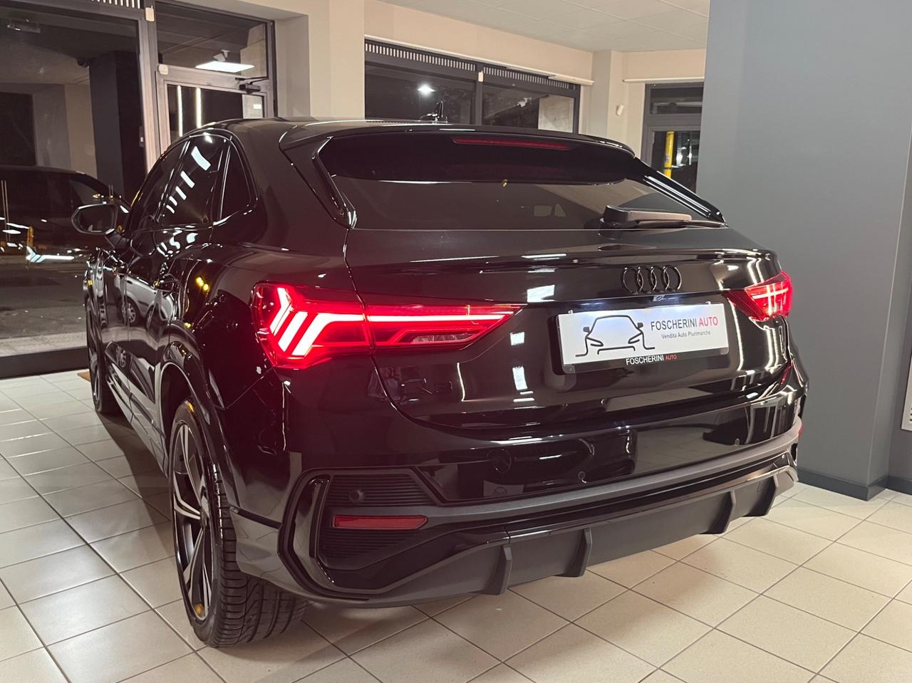 Audi Q3 SPB 35 TDI S-Line TOTAL BLACK!!