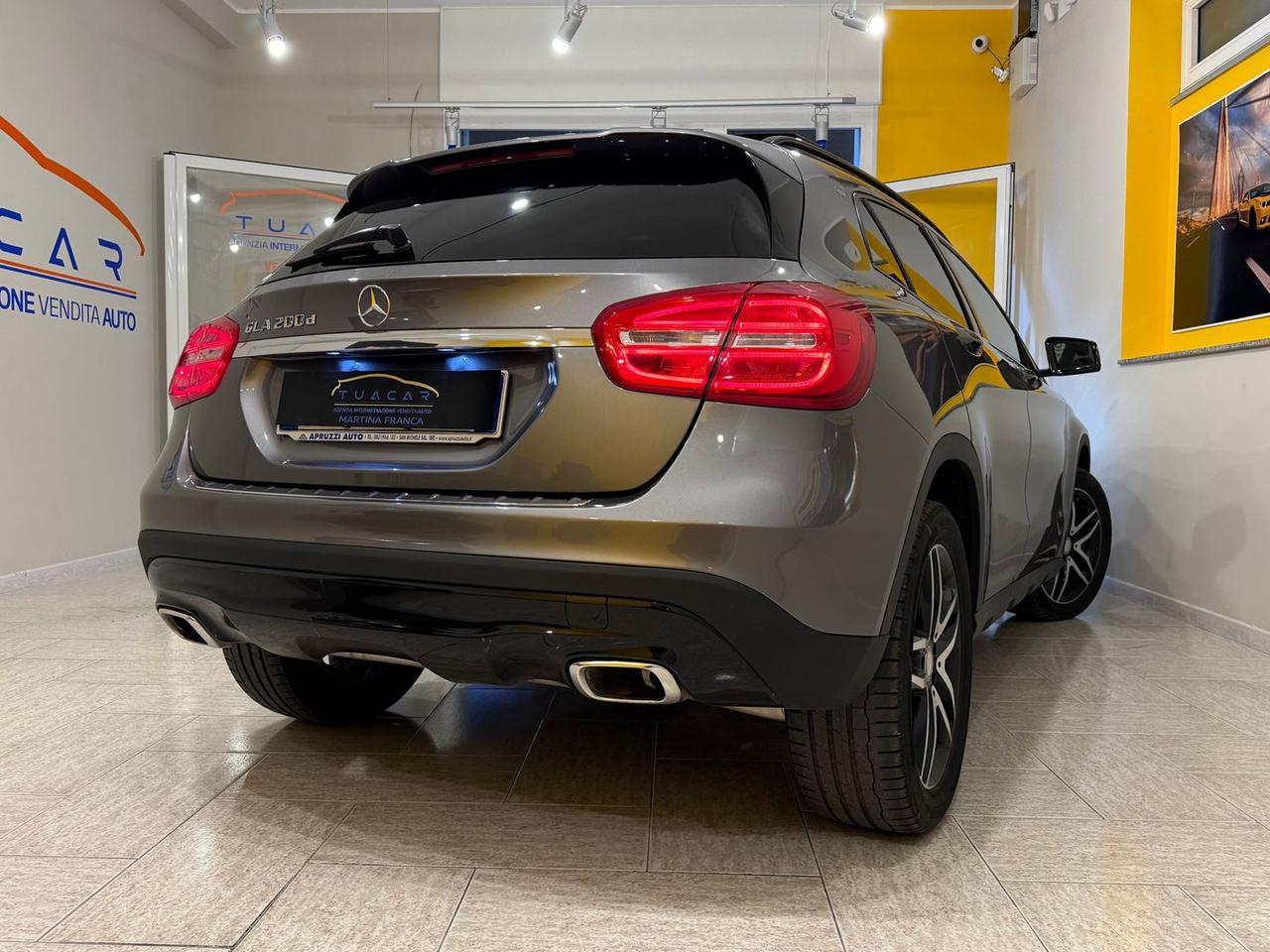 Mercedes-Benz GLA 200 Premium GLA 200 D #8055