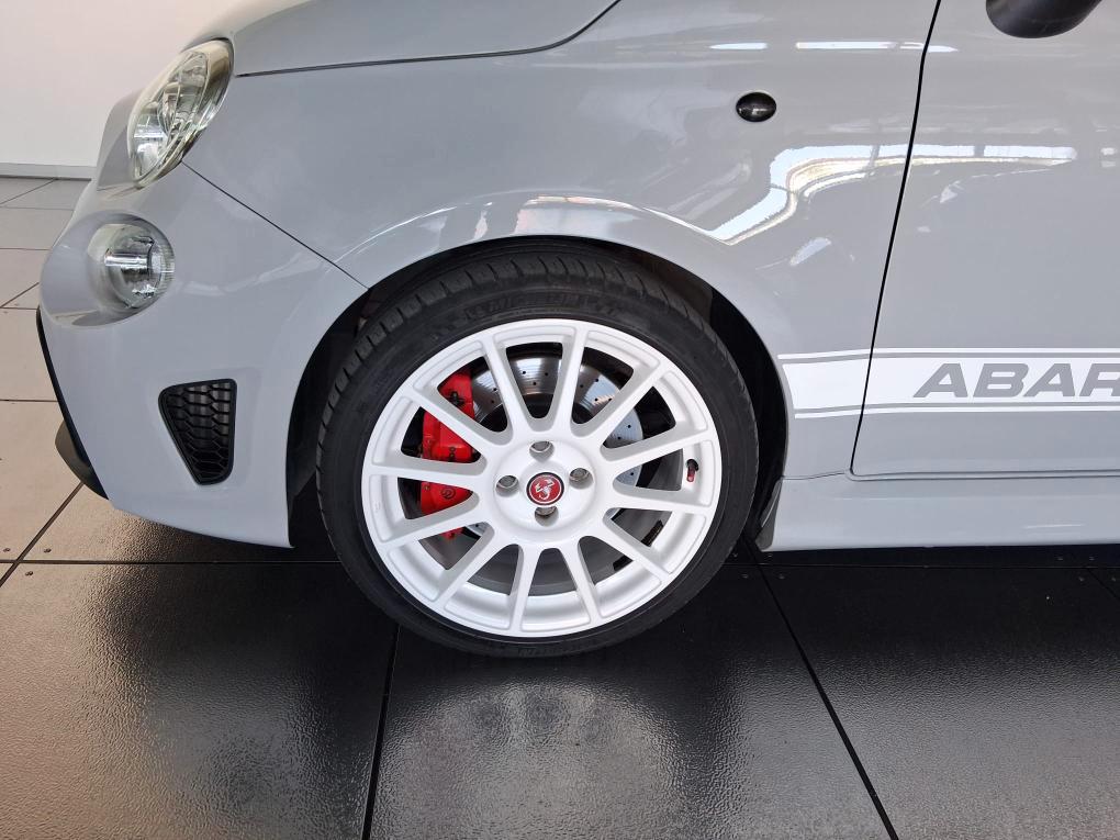 ABARTH 695 1.4 TURBO T-JET ESSEESSE 180 CV