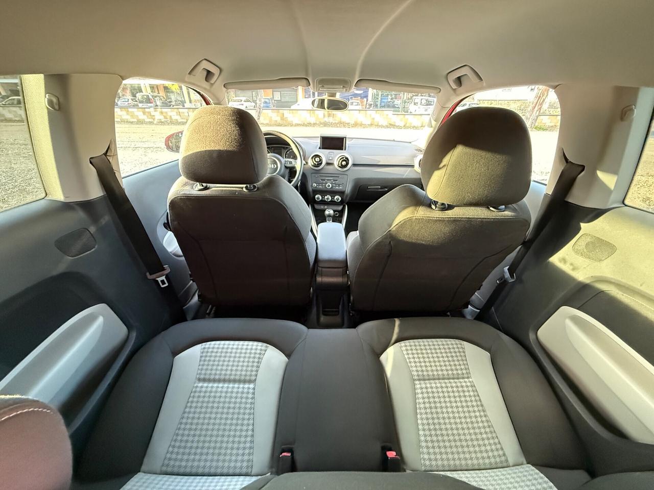 Audi A1 1.6 TDI 105 CV S LINE