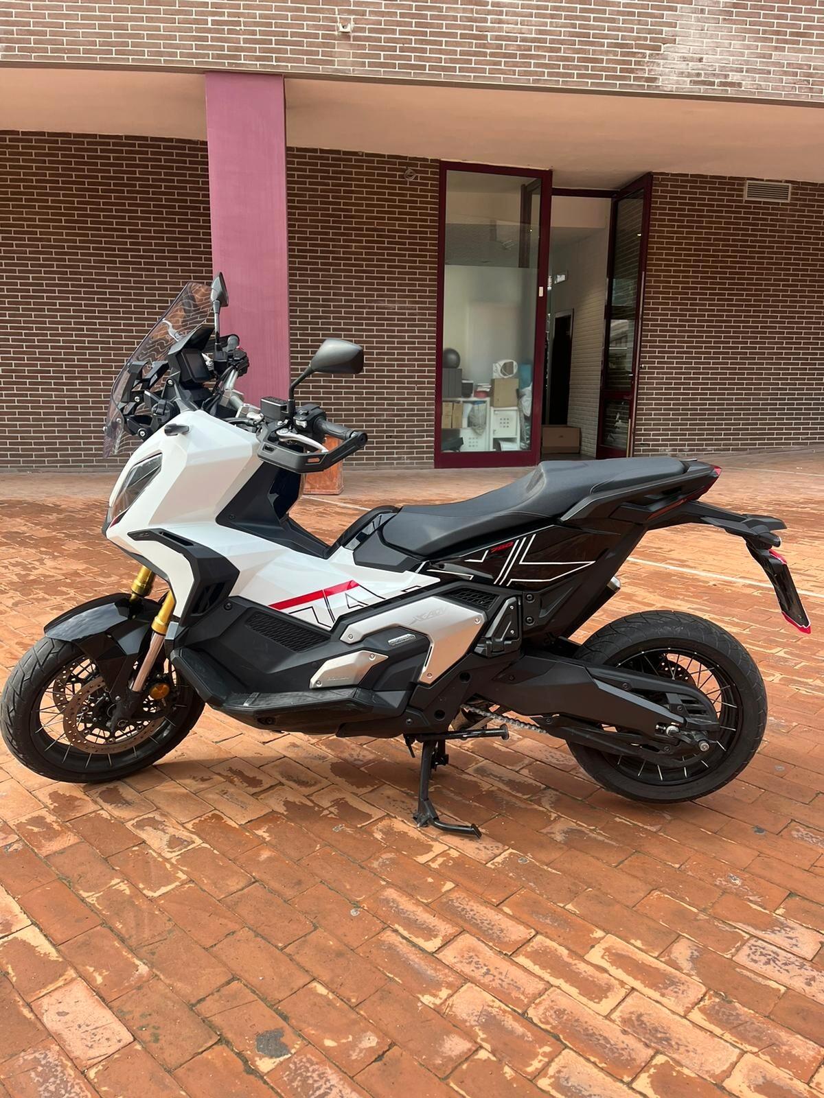 HONDA X-ADV 750 TOURING Tasto G AUTOMATIC