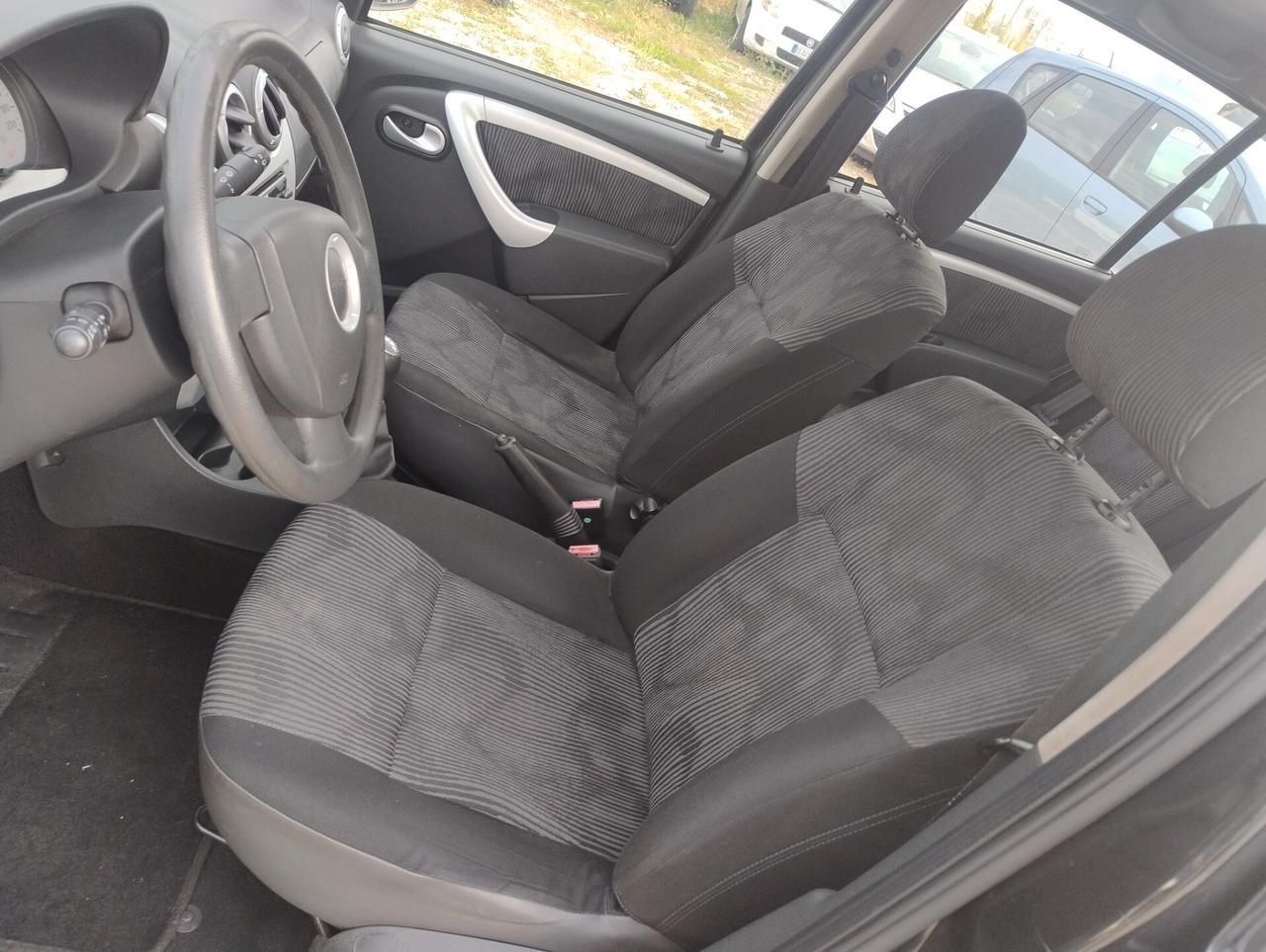 Dacia Sandero 1.2 16V Lauréate