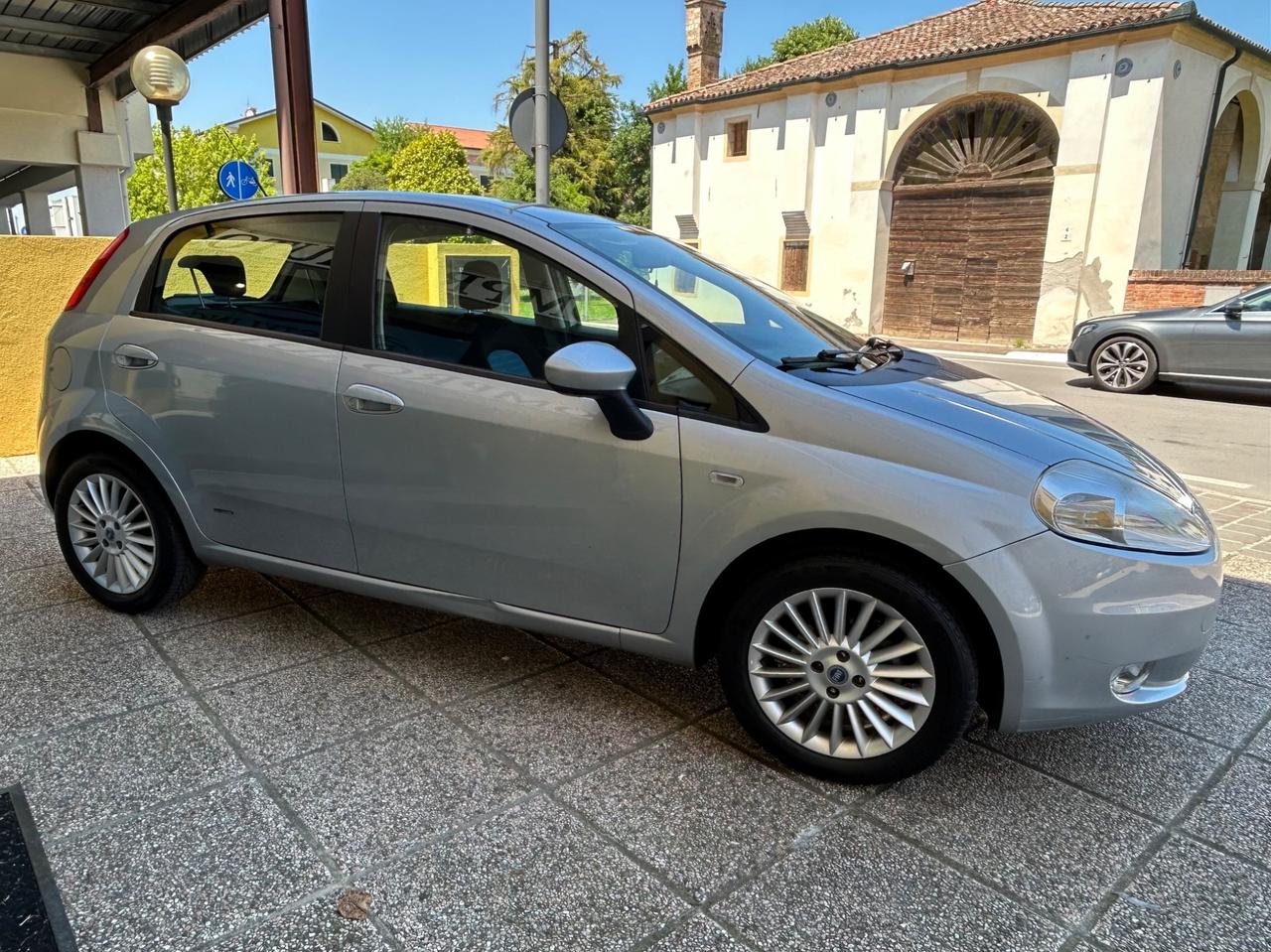 Fiat Grande Punto 1.4 95cv neopatentati