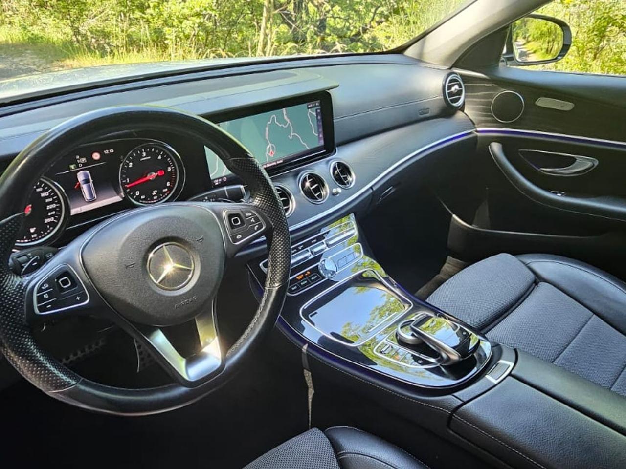 Mercedes-Benz E 220 E-Class E #6086