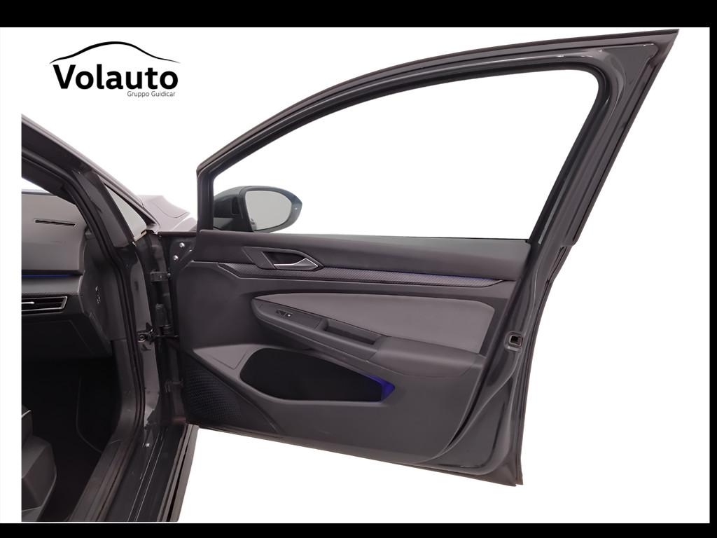 VOLKSWAGEN Golf VIII 2020 - Golf 2.0 tdi R-Line 150cv