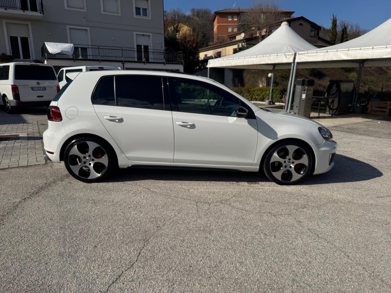 Volkswagen Golf GTI 2.0 TSI 5p.