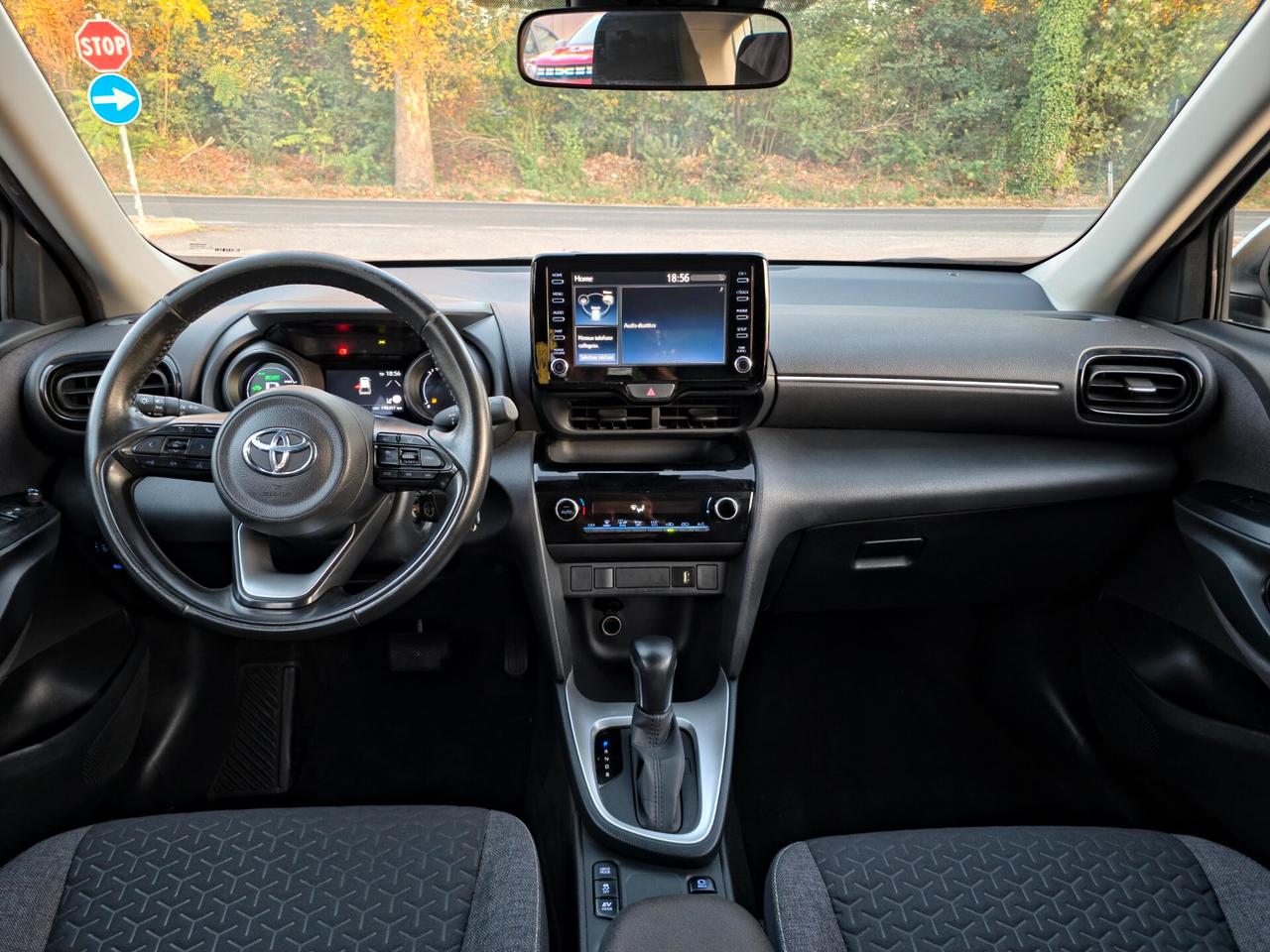 Toyota Yaris Cross 1.5 Hybrid 5p. E-CVT Business E6 Automatica NEO 2022