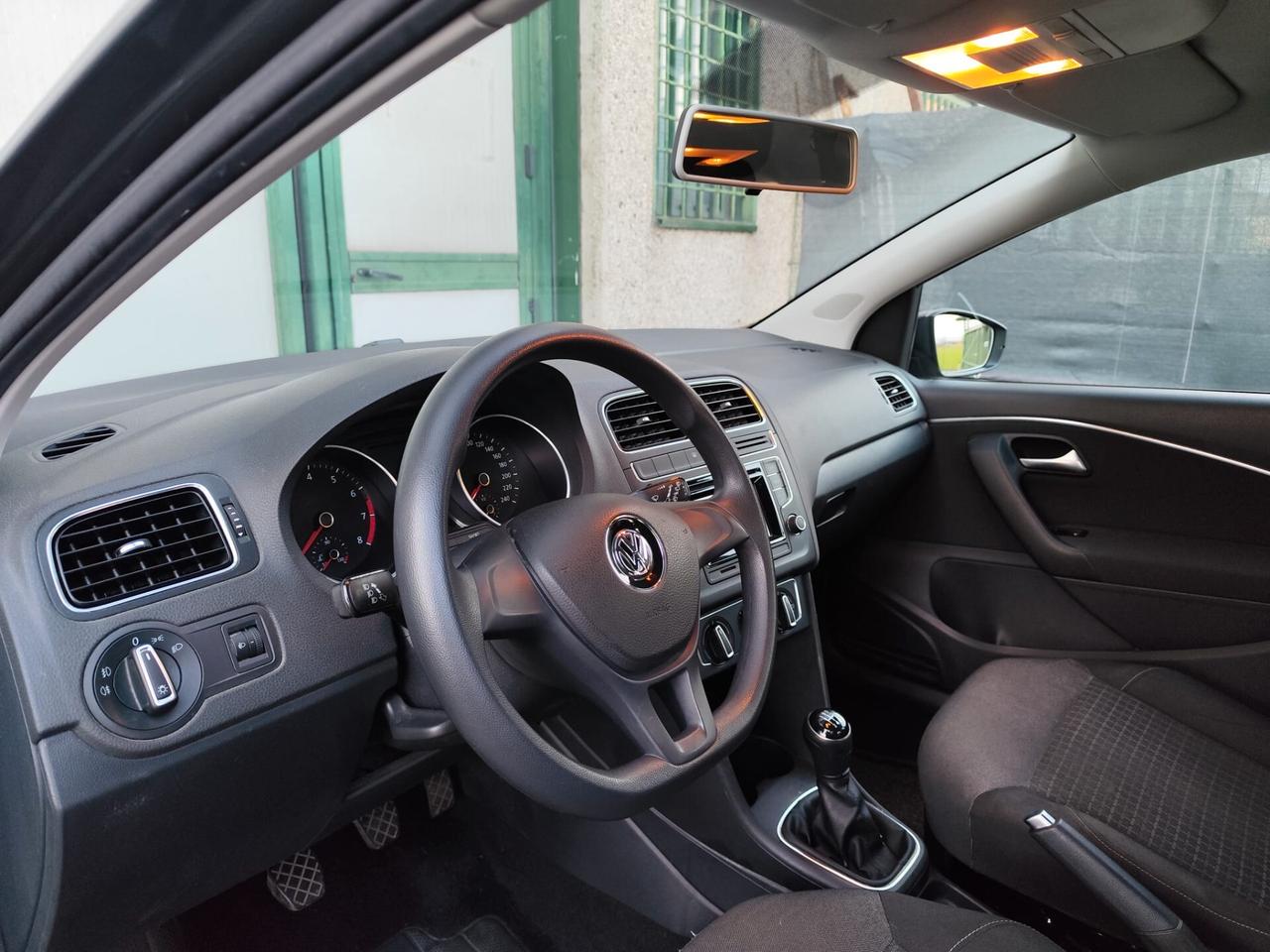 Volkswagen Polo 1.0 BENZINA NEOPATENTATI UNIPROPRIETARIO