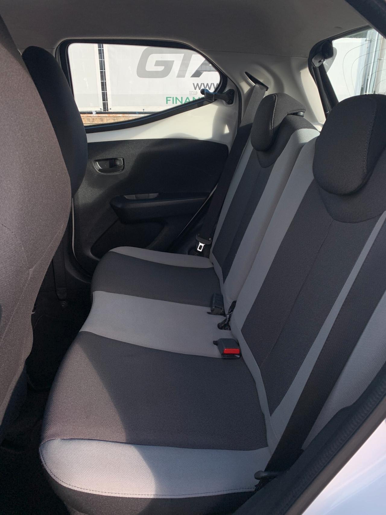 Toyota Aygo 1.0B 69 CV 5P X-PLAY